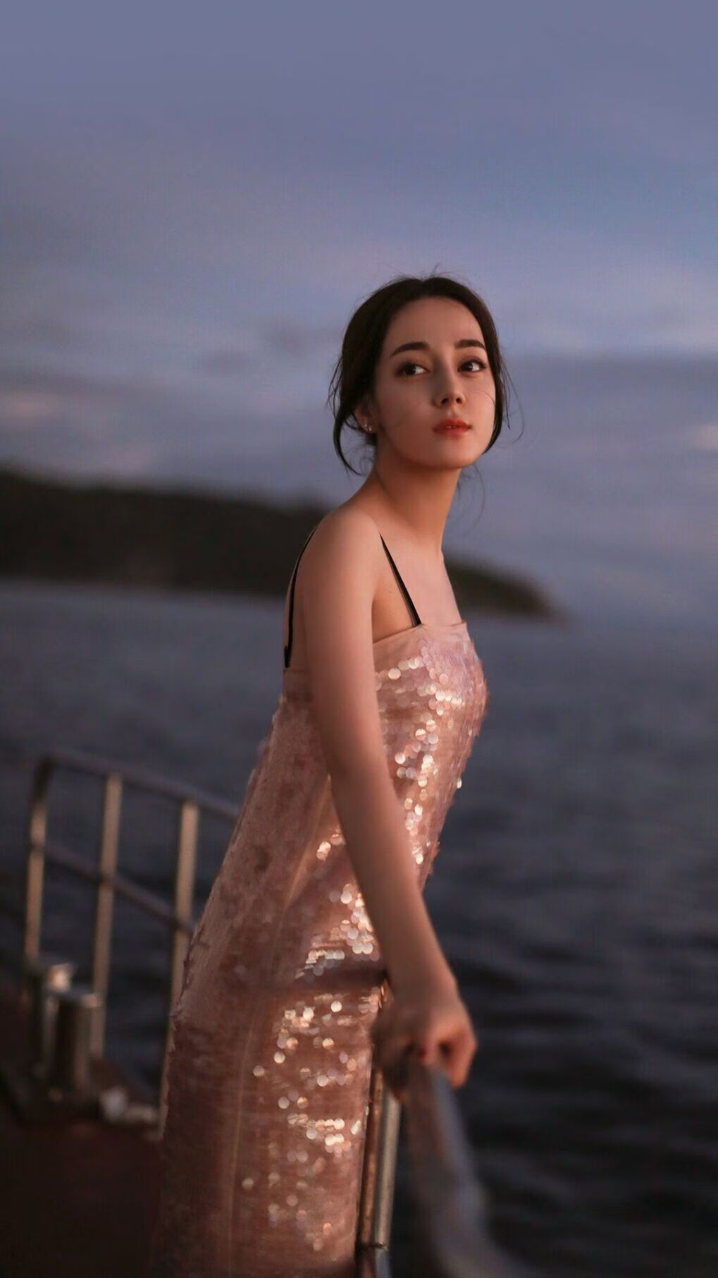 华体会网站-“简阳文体中心：篮球选手在赛场上挑战极限突破”