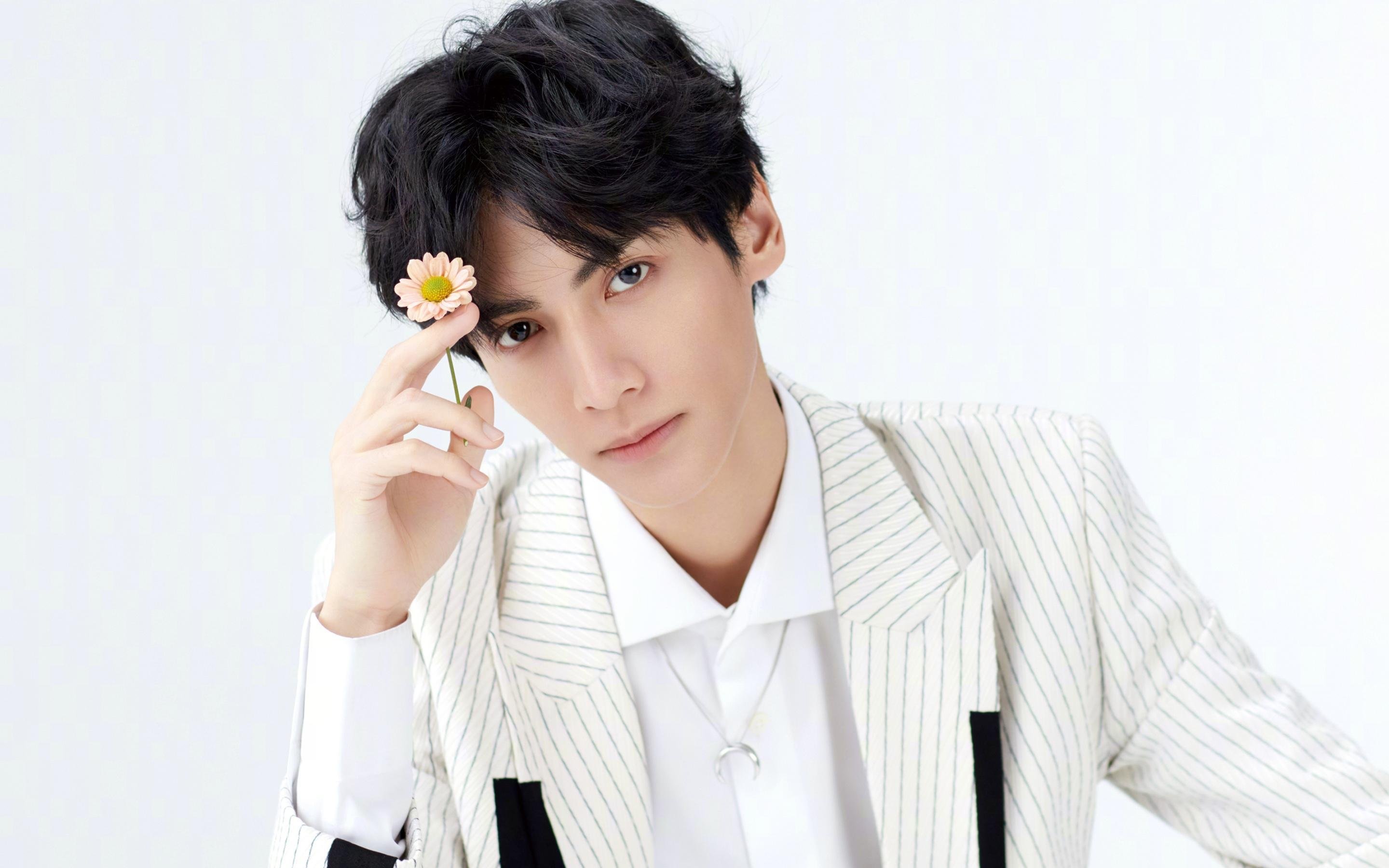 华体会在线下载-乔·莫伊：凭借强大的力量和技巧，成为全黑队前锋线的关键人物