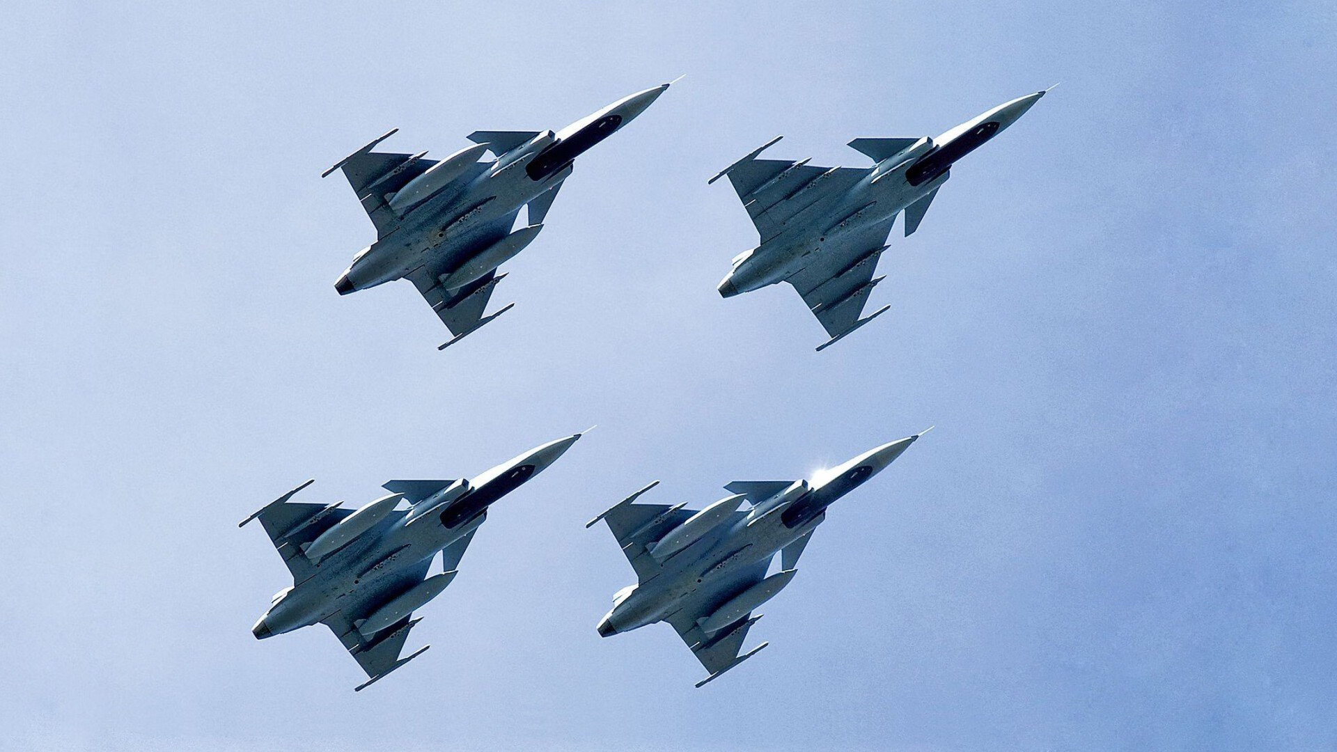 华体会app-米兰双雄奋力争夺，意甲局势愈发胶着