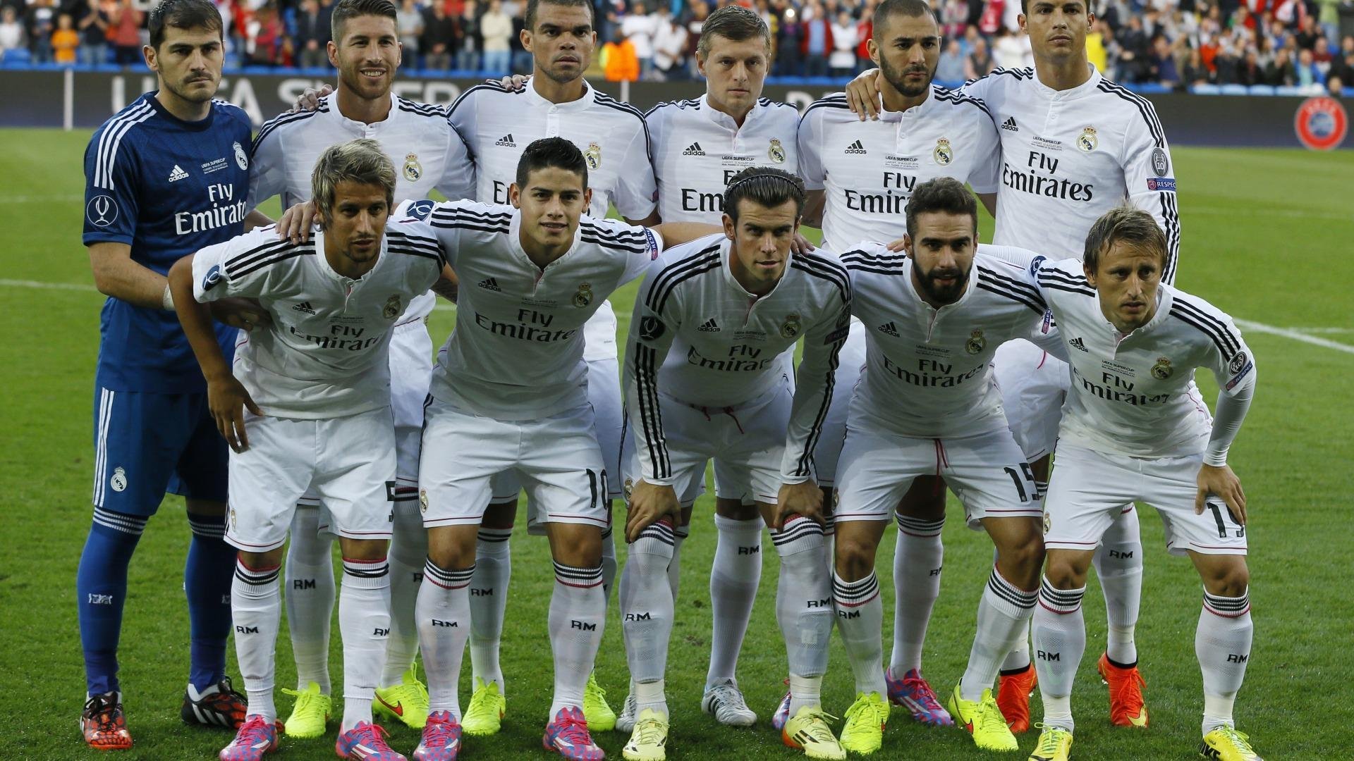 欧冠十六强：利物浦主场1比3不敌巴黎 阿诺德遭姆巴佩多次过人